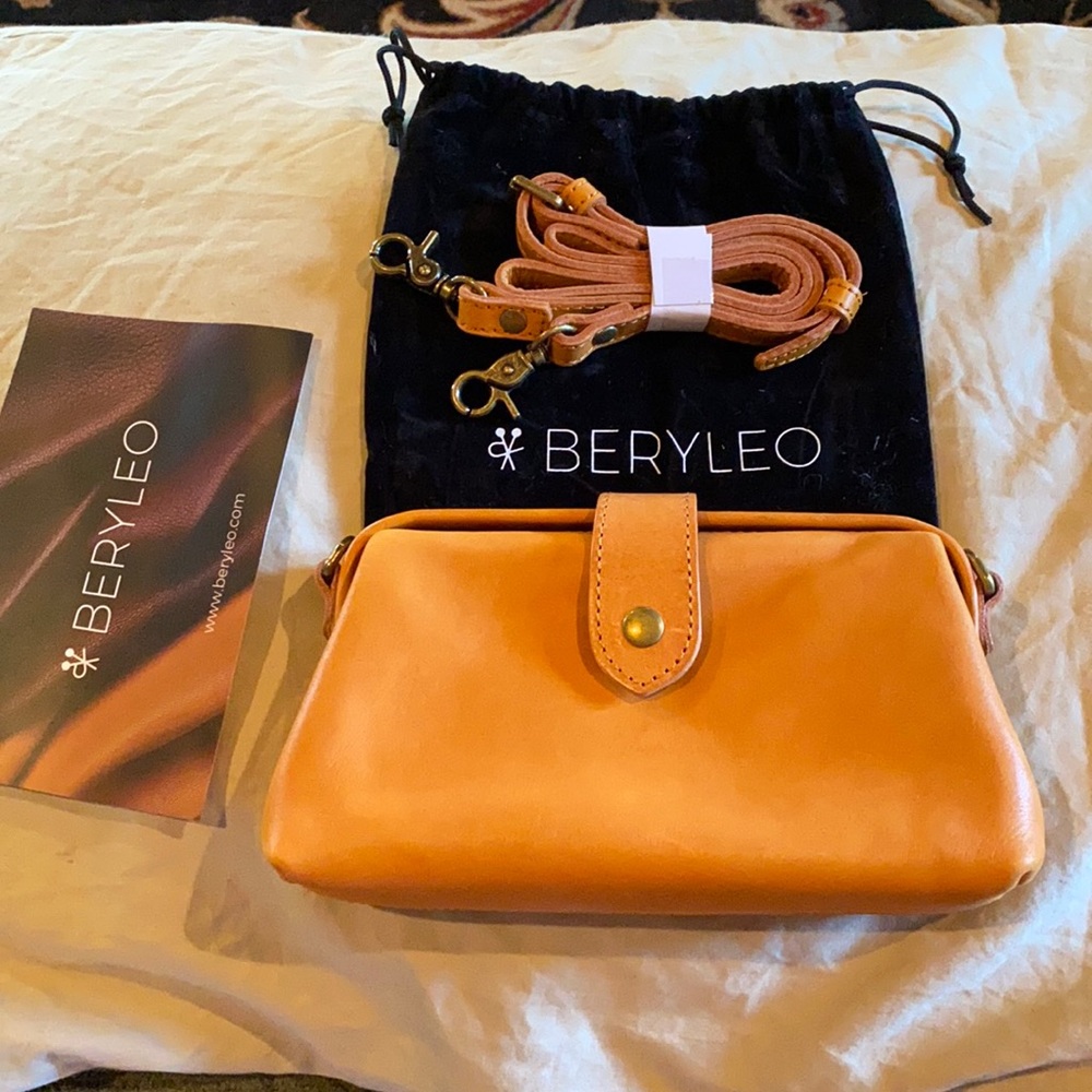 Beryleo  doctors bag style cross body /clutch. Brand new, never used.